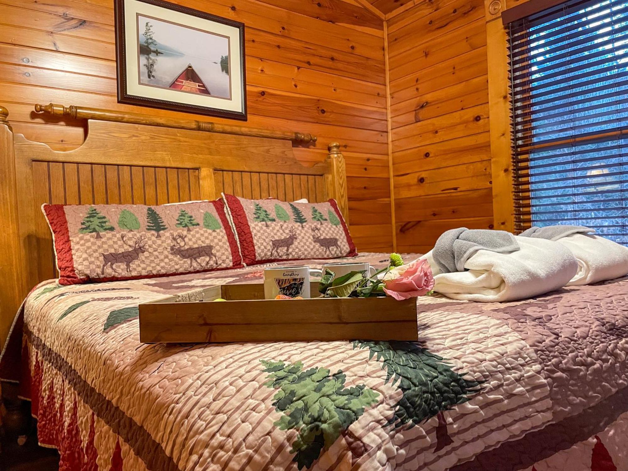 Spacious Resort Log Cabin, Easy Drive, Hot Tub, Arcade Gameroom, Mountain Vibe Gatlinburg Exterior foto